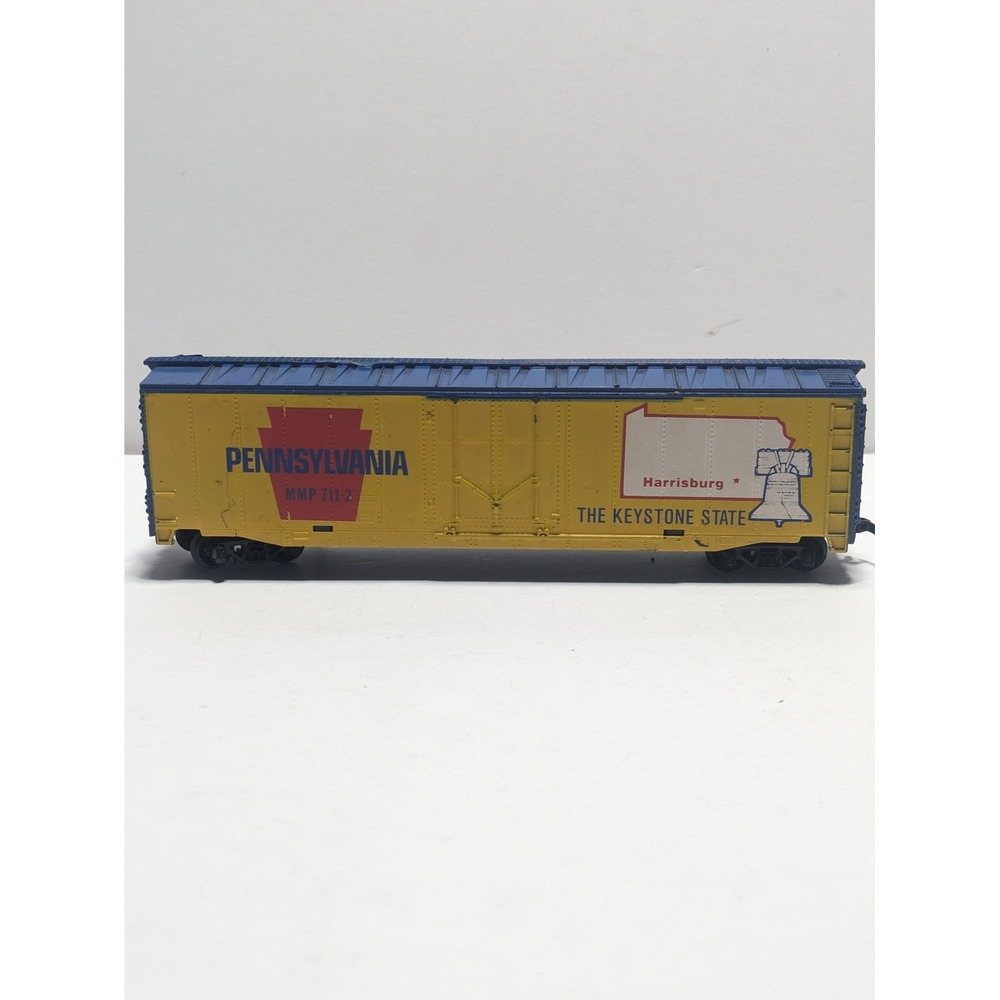 Mantua Vintage Pennsylvania The Keystone State Harrisburg Boxcar Yellow Blue
